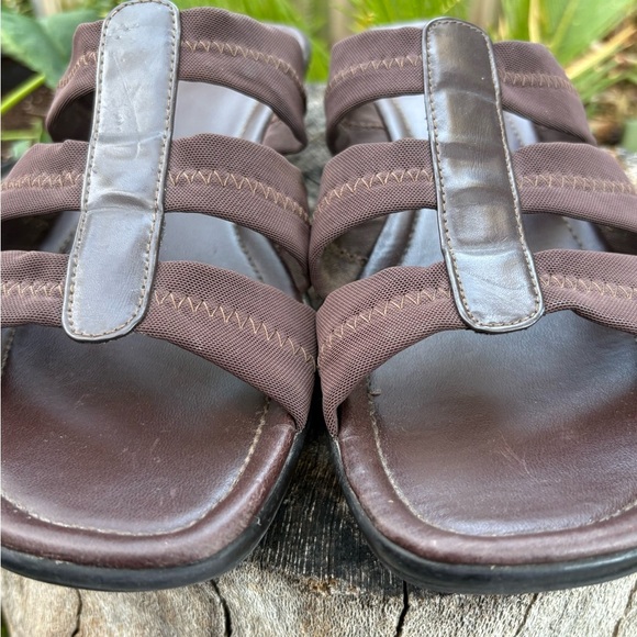 Mootsies Tootsies Women’s Brown Slip on Sandals Size 11 - Picture 3 of 8